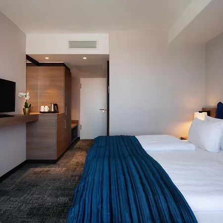 Hotel Center East Prenzlauer Berg By Ihg 4*